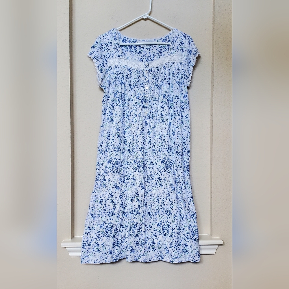 Eileen West Cottagecore Floral Nightgown. Size Small